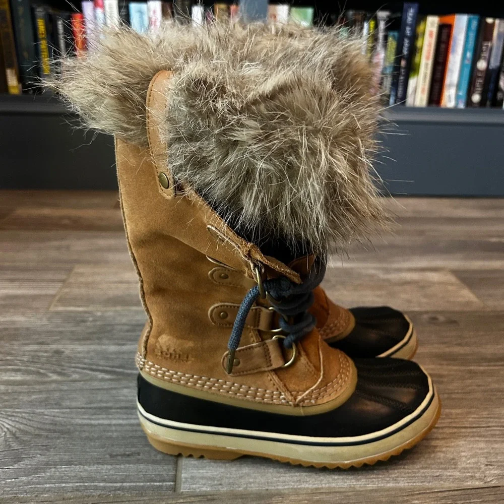 Sorel Womens Joan of Arctic Boots Tan Suede Fur Trim Lace Up Waterproof Size 6.5